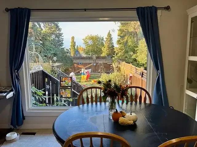 House 4 Bedroom For Rent Spruce Grove AB 2000 ES105023368