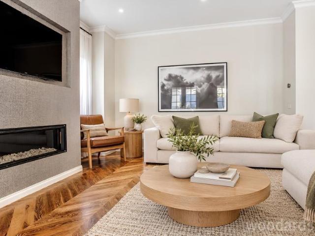 House 4 Bedroom For Rent Strathmore VIC ES105825892