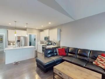 House 4 Bedroom For Rent Strathmore AB 2600 ES103379975