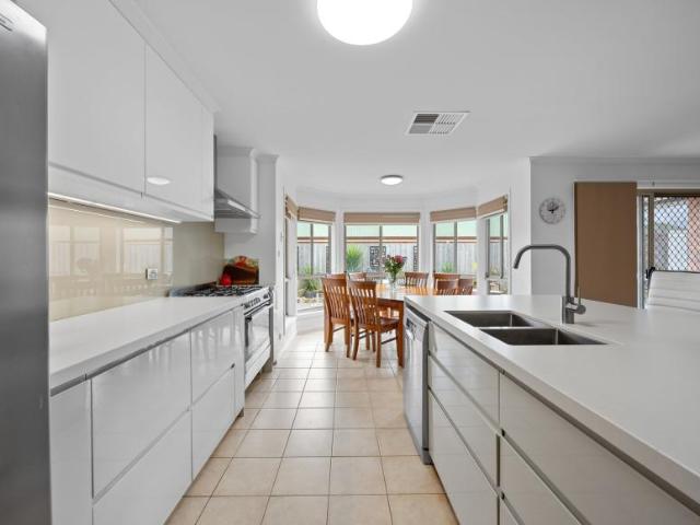 House 4 Bedroom For Rent Sunbury VIC 650 ES105169727