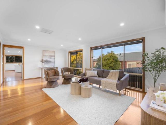 House 4 Bedroom For Rent Sunbury VIC ES104917417