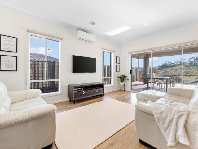 House 4 Bedroom For Rent Sunbury VIC ES104327085