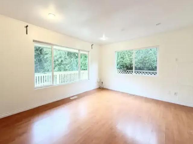 House 4 Bedroom For Rent Surrey BC 2800 ES103740072
