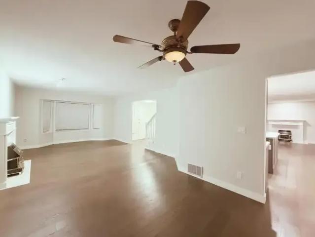 House 4 Bedroom For Rent Surrey BC 4000 ES105334137
