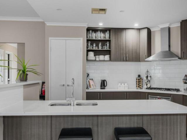 House 4 Bedroom For Rent Swan View WA ES105972626