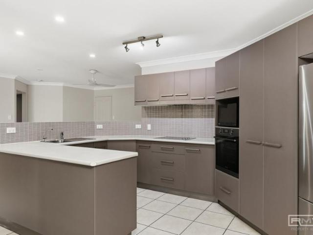House 4 Bedroom For Rent Pacific Heights QLD ES101672503