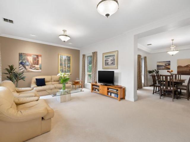 House 4 Bedroom For Rent Park Orchards VIC ES105819696