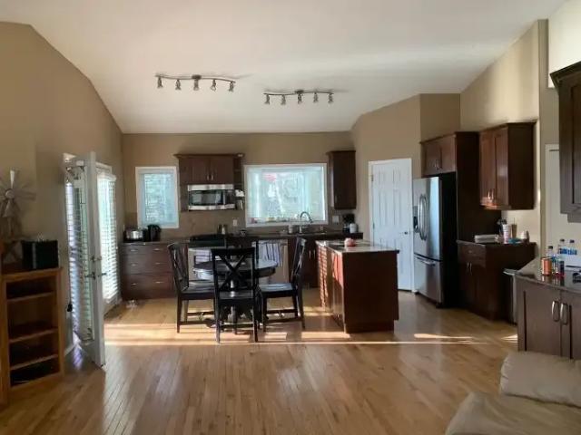 House 4 Bedroom For Rent Pine Lake AB 1995 ES105135577