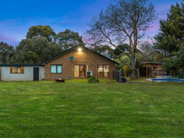 House 4 Bedroom For Rent Romsey VIC ELS102760477