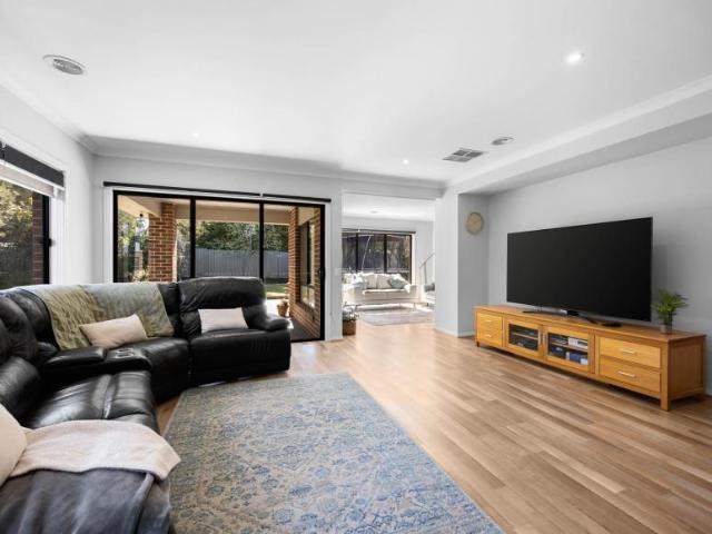 House 4 Bedroom For Rent Romsey VIC ES105252860