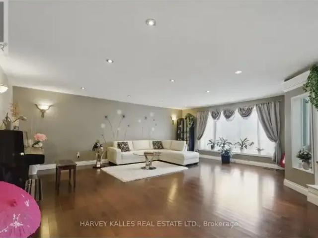House 4 Bedroom For Rent Richmond Hill ON 4500 ES105309403