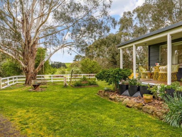 House 4 Bedroom For Rent Woodend VIC ES104786031