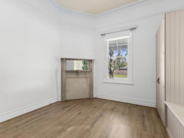 House 4 Bedroom For Rent Woodend VIC 750 ES102751631