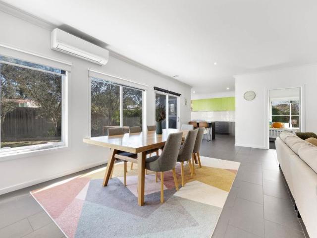 House 4 Bedroom For Rent Woodend VIC ES105436570