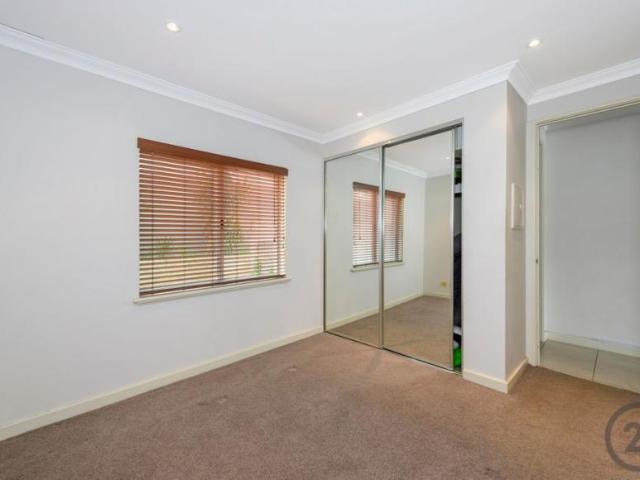 House 4 Bedroom For Rent Wannanup, WA ES105556430