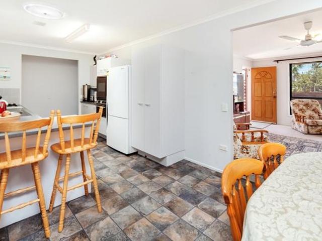 House 4 Bedroom For Rent Warana QLD 800 ES104040898