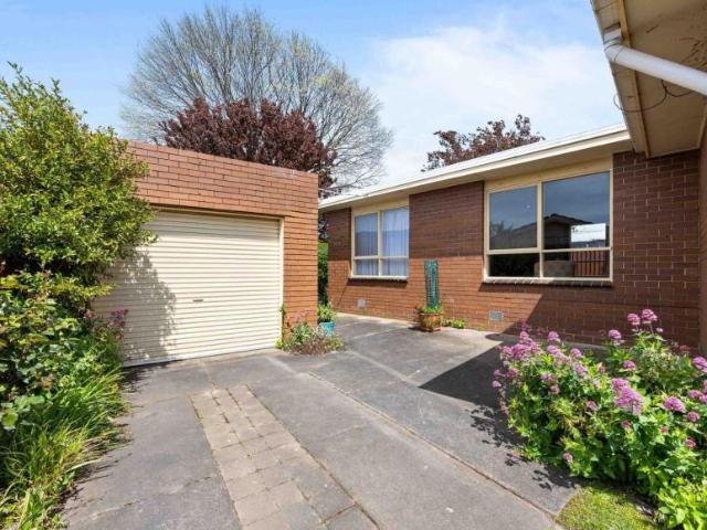 House 4 Bedroom For Rent Wendouree VIC ES106168272