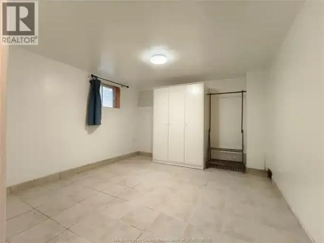 House 4 Bedroom For Rent Windsor ON 1200 ES104876883