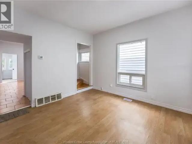 House 4 Bedroom For Rent Windsor ON 2000 ES105394894