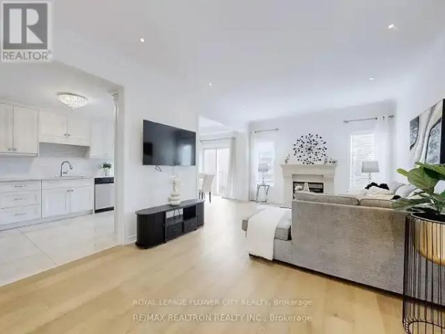 House 4 Bedroom For Rent Vaughan ON 3400 ES104106864