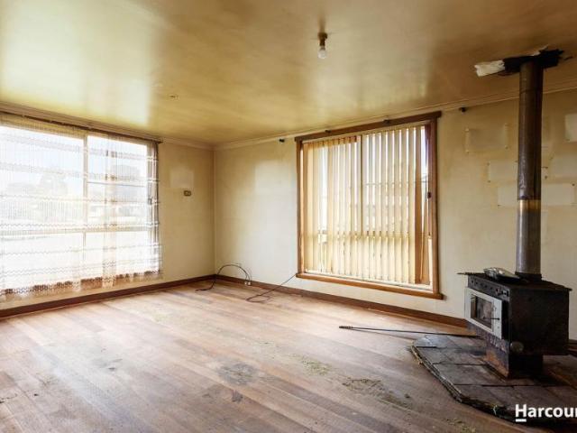 House 4 Bedroom For Rent Zeehan TAS 150000 ES106075877