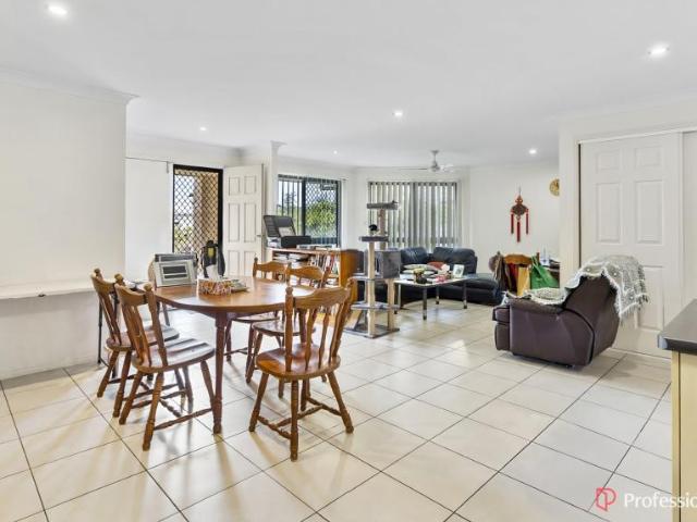 House 4 Bedroom For Rent Zilzie QLD ES105972824