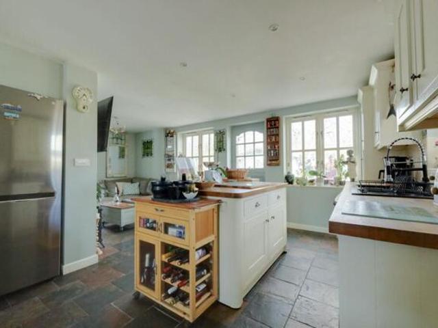 House 4 Bedroom For Sale Burgess Hill West Sussex 530000 ES101996236