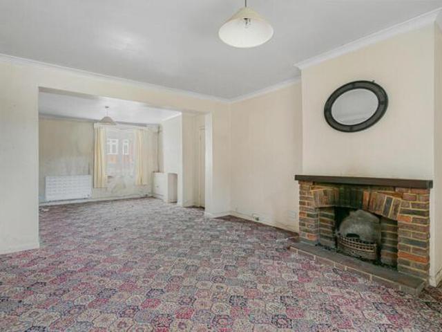 House 4 Bedroom For Sale Egham Surrey 650000 ES101025342