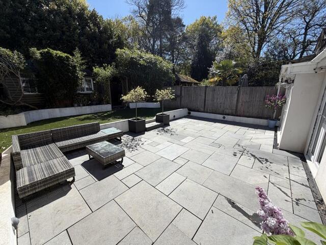 House 4 Bedroom For Sale Frimley Surrey 635000 ES101743311