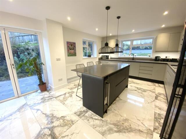 House 4 Bedroom For Sale Harmer Hill Harmer Hill 450000 ES101931448