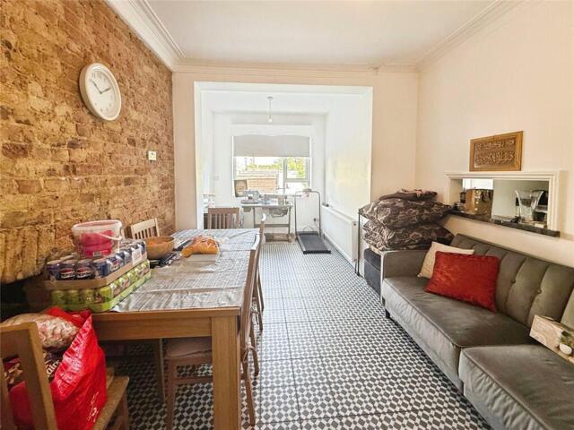 House 4 Bedroom For Sale Southend On Sea Essex 449000 ES100540665