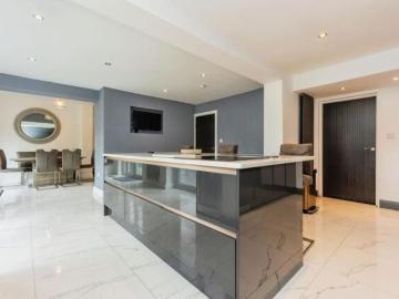 House 4 Bedroom For Sale Stockport Stockport 700000 ES101891857