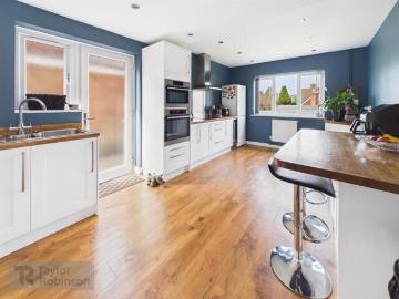 House 4 Bedroom For Sale Surrey Great London 695000 ES100787103