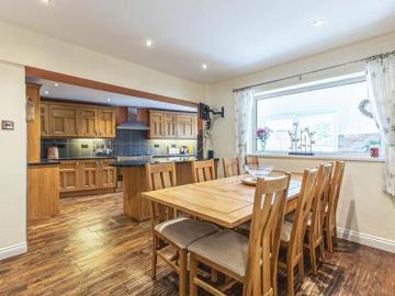 House 4 Bedroom For Sale Wakefield Wakefield 440000 ES101168209