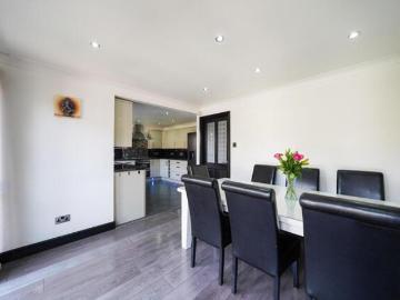 House 4 Bedroom For Sale Wigston Leicestershire 415000 ES101797139