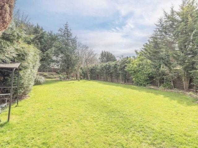 House 4 Bedroom For Sale Wraysbury Windsor 1300000 ES86084405