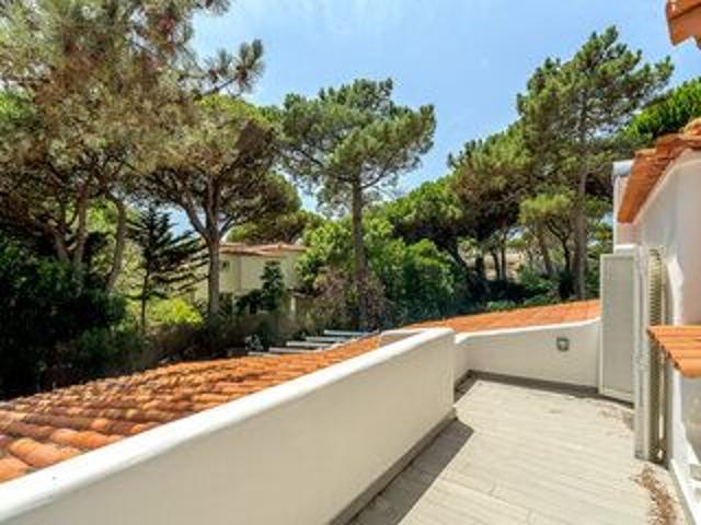 House 4 bedrooms for rent Quinta da Marinha Cascais balcony