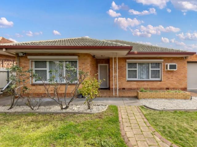 house 4 Dawn Avenue, Hectorville
