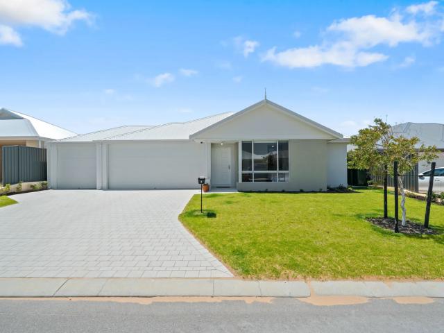 house 4 Deauville Approach, Madora Bay