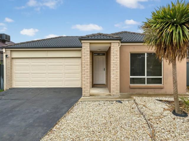 house 4 Donnelly Circuit, South Morang