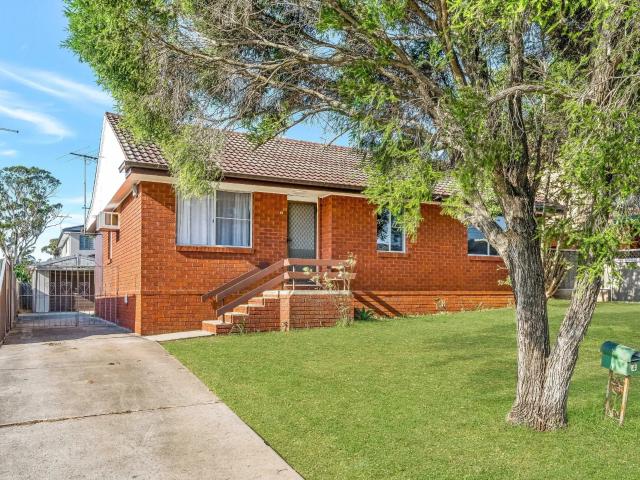 house 4 Gardiner Crescent, Fairfield West