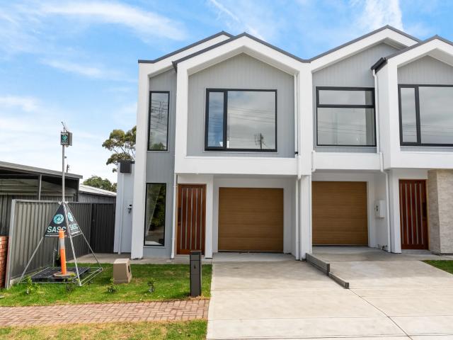 house 4 Hyde Place, Christies Beach