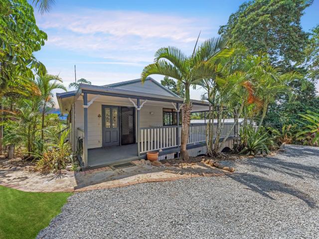 house 4 Hamilton Avenue, Cannonvale