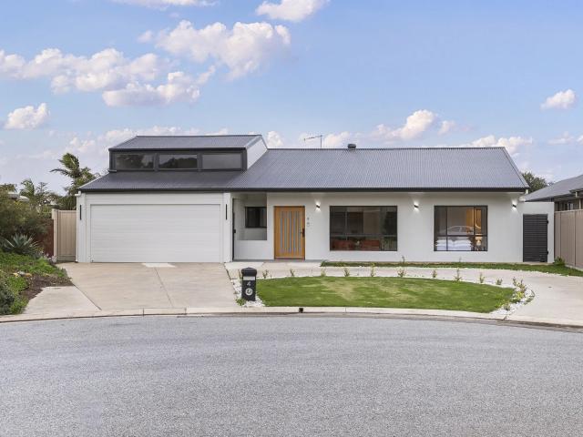 house 4 Lomond Court, West Lakes