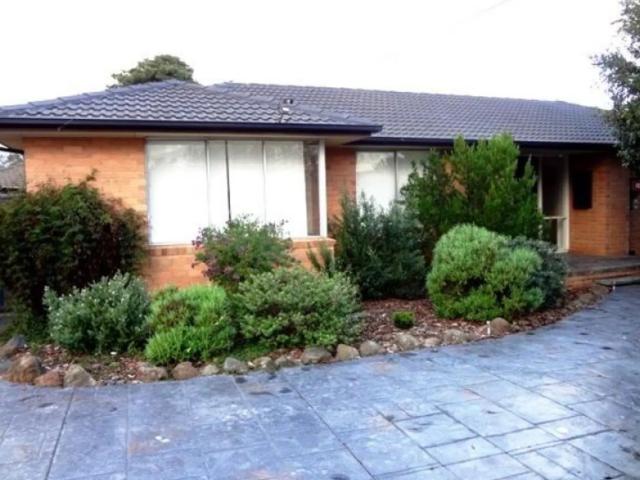 house 4 Tyler Court, Epping
