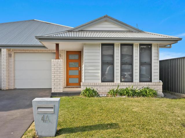 house 4A Acland Drive, Horsley