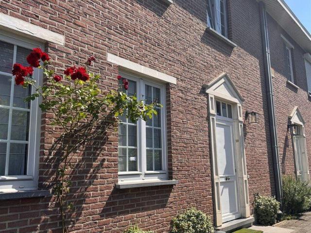 House 4bed 2 bath. GARAGE Large Terrace