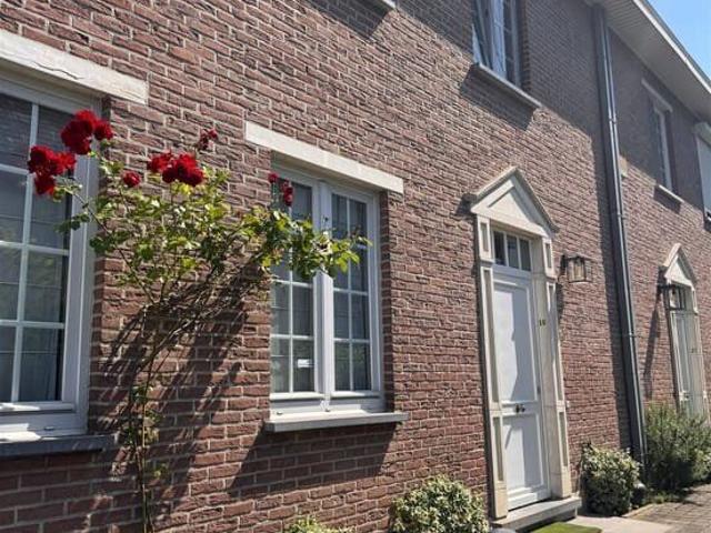 House 4bed 2 bath. GARAGE Large Terrace