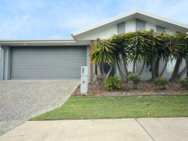house 53 Killara Boulevard, Logan Reserve