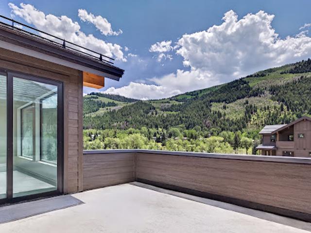 Contemporary house with terrace
